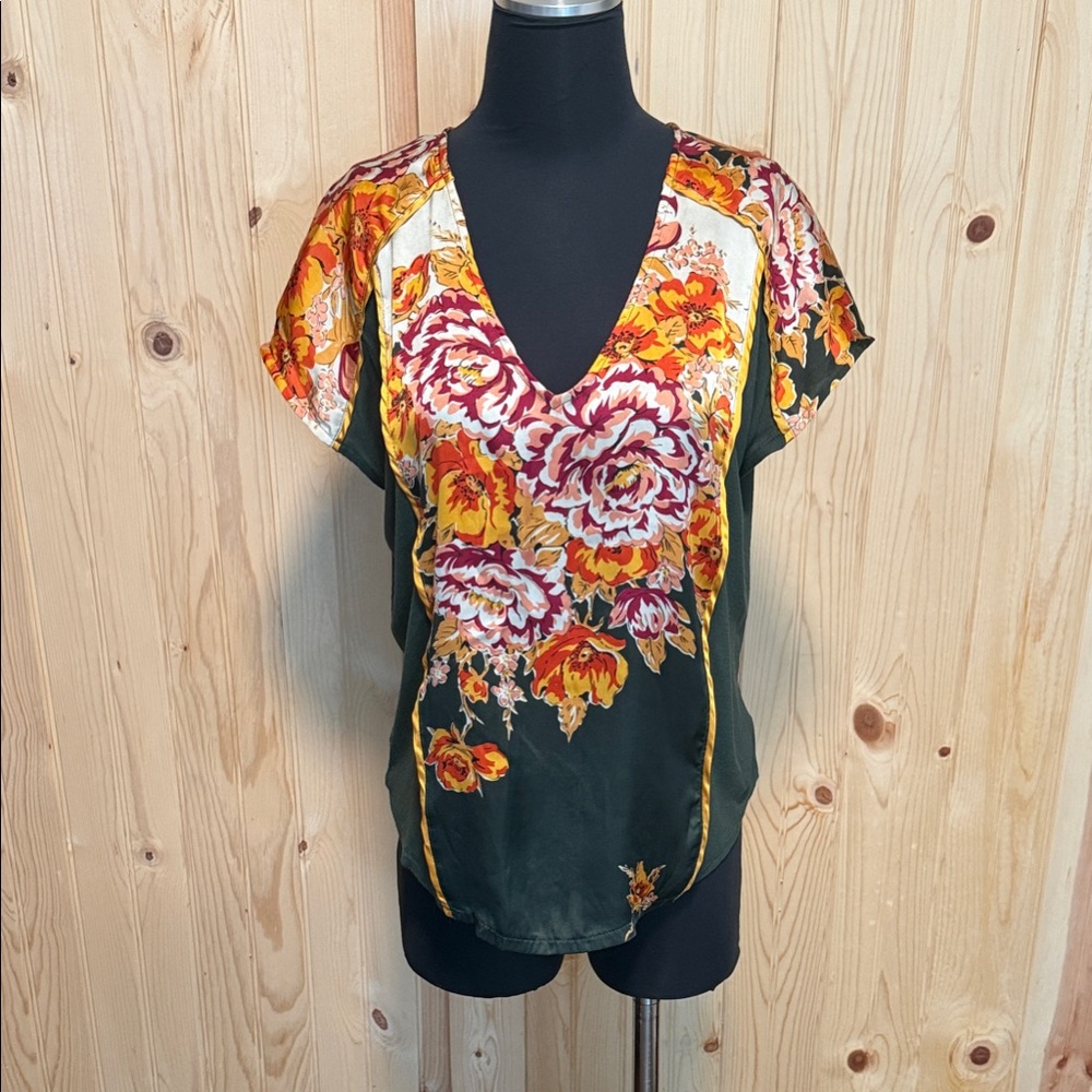 V-Neck Floral Blouse in Dark Green and Gold